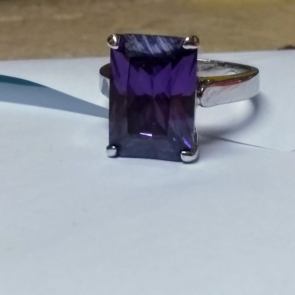 LG PURPLE SAPPHIRE WOMEN'S RING SIZE 7